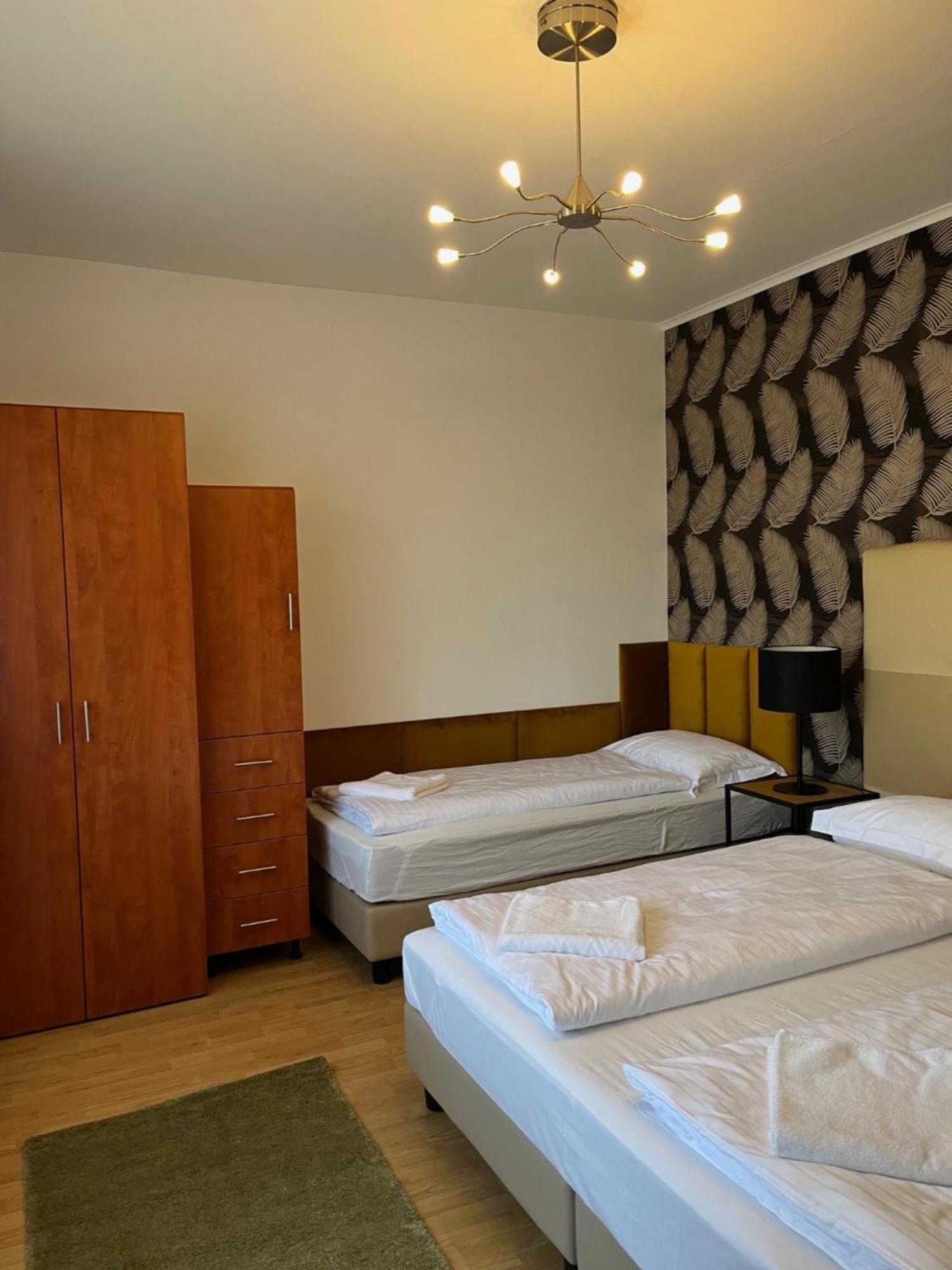 Y Apartman Balatonlelle Exterior foto